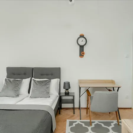 Cosy Studio In The Centre Of With Balcony By Renters شقة بوزنان