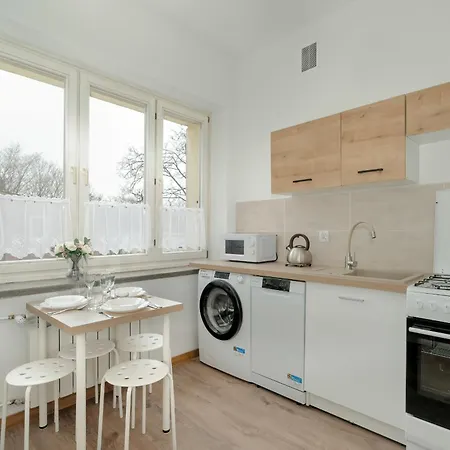 Cosy Studio In The Centre Of With Balcony By Renters شقة *