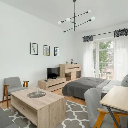 דירה Cosy Studio In The Centre Of With Balcony By Renters
